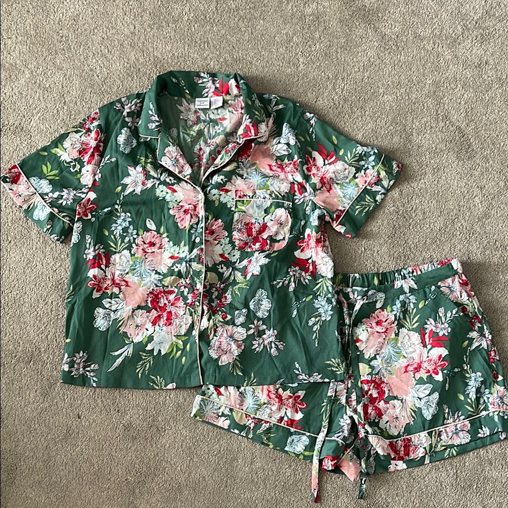 Cupcakes & Cashmere Floral Pajama Set